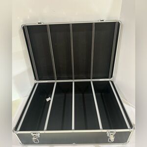 4 Row Aluminum Music Band CD Road Case w 1,000 Sleeves Hooks Clips Lock Keys